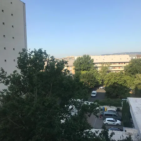 Pillango Parki Kis Lakas 15 Percre A Belvarostol Appartement