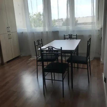 Pillango Parki Kis Lakas 15 Percre A Belvarostol Apartment *