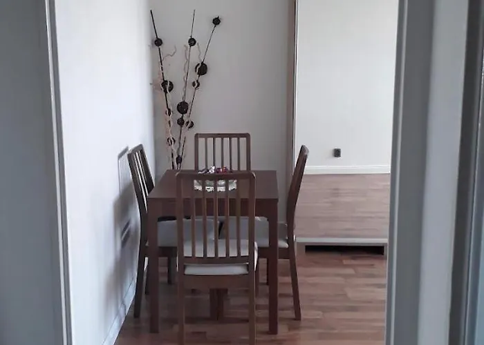 Pillango Parki Kis Lakas 15 Percre A Belvarostol Daire *