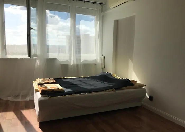 Apartament Pillango Parki Kis Lakas 15 Percre A Belvarostol Budapeszt