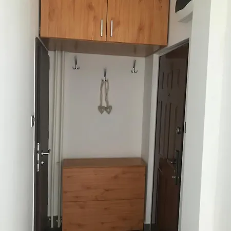 Pillango Parki Kis Lakas 15 Percre A Belvarostol *