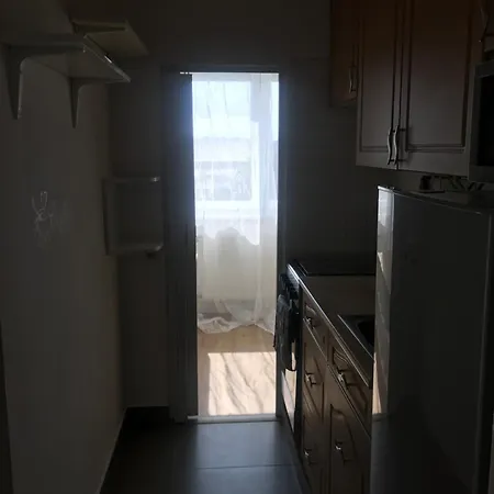 Pillango Parki Kis Lakas 15 Percre A Belvarostol *